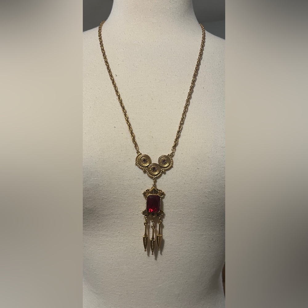 Gold toned Statement Necklace || Costume Jewelry - Picture 2 of 5
